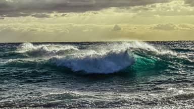 wave spectacular smashing sky  